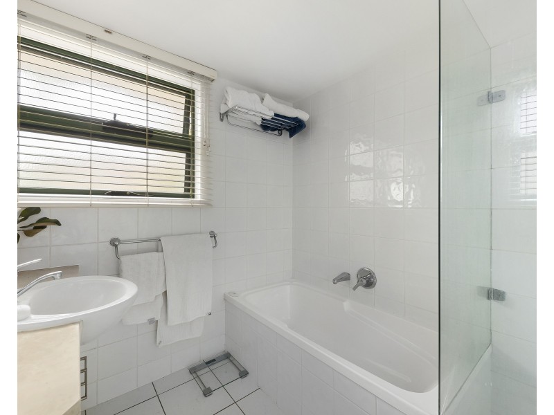 18/4 Serenity Close, Noosa Heads QLD 4567