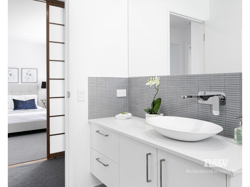 2/65 Poinciana Avenue, Tewantin QLD 4565