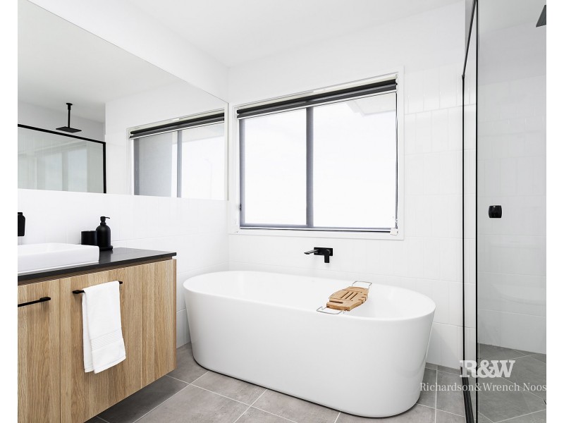 14 Amber Place, Palmview QLD 4553