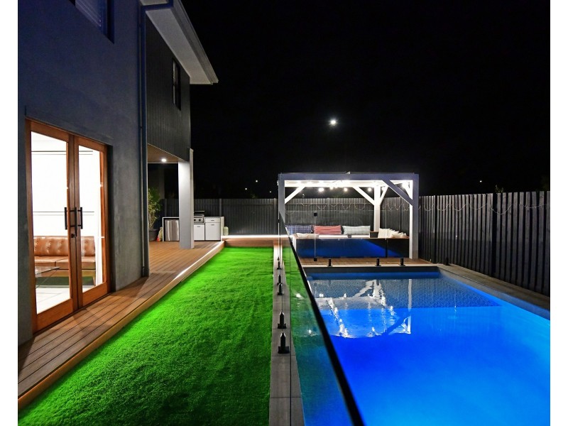 14 Amber Place, Palmview QLD 4553