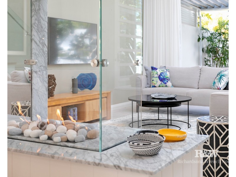 2/27 Edward Street, Noosaville QLD 4566