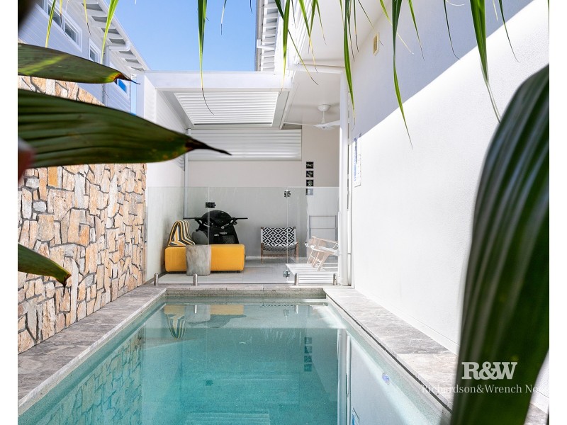 2/27 Edward Street, Noosaville QLD 4566