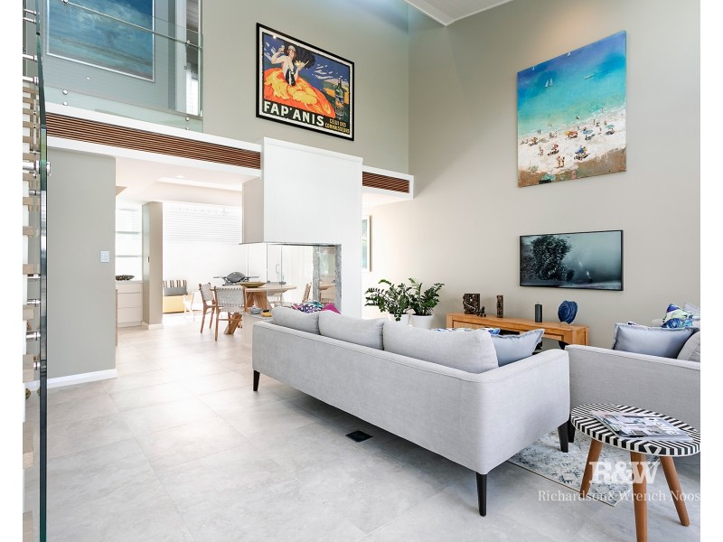 2/27 Edward Street, Noosaville QLD 4566