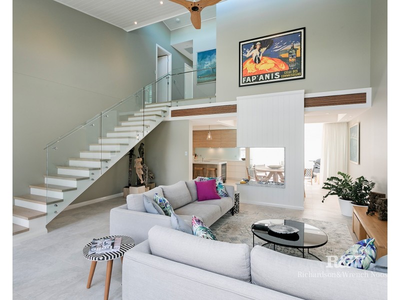 2/27 Edward Street, Noosaville QLD 4566