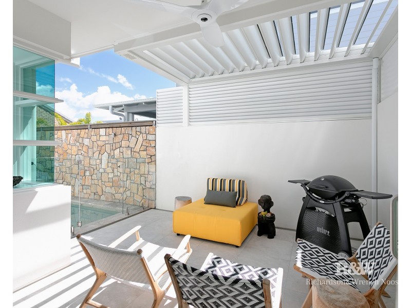 2/27 Edward Street, Noosaville QLD 4566