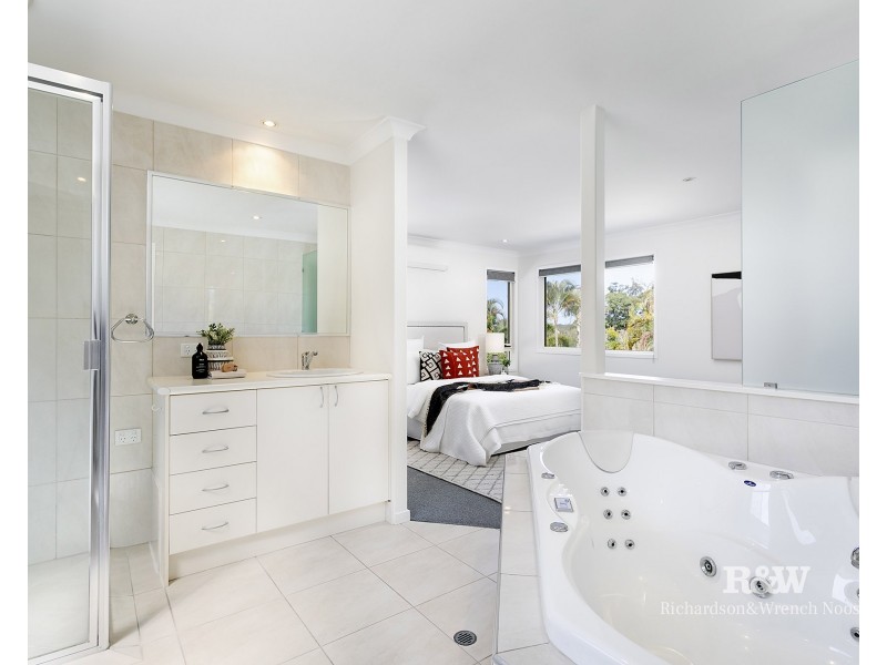 1 Ely Street, Noosaville QLD 4566