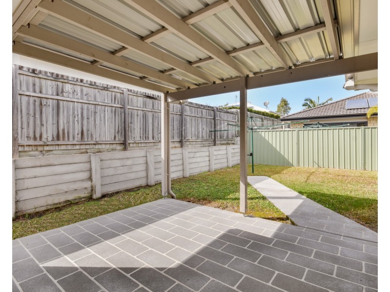 8 Leeside Street, Little Mountain QLD 4551
