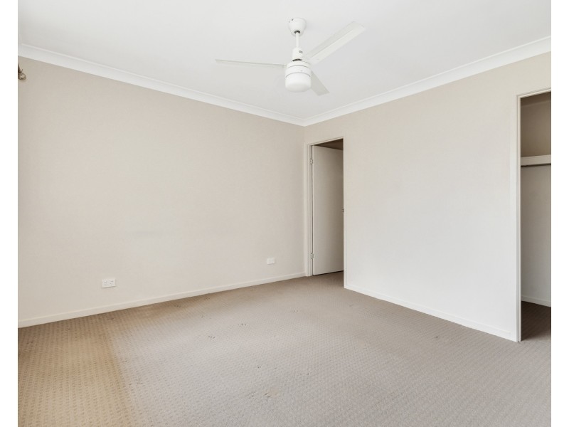 8 Leeside Street, Little Mountain QLD 4551