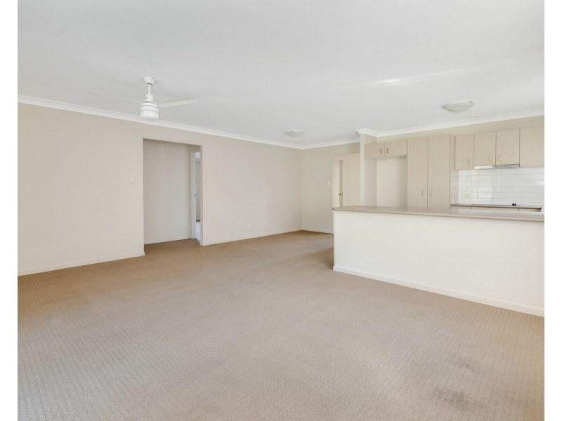 8 Leeside Street, Little Mountain QLD 4551