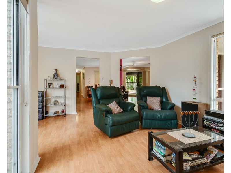 13 Greenwood Place, Little Mountain QLD 4551