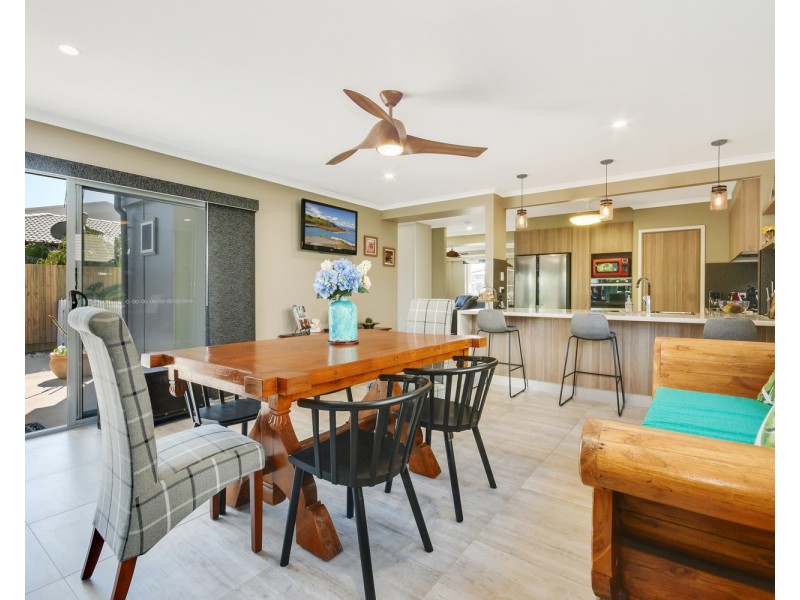 92 Coronation Avenue, Golden Beach QLD 4551