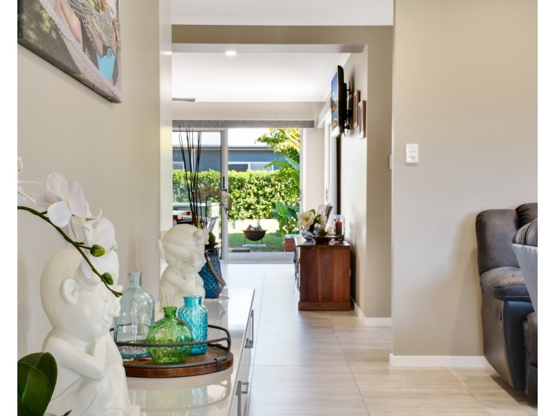 92 Coronation Avenue, Golden Beach QLD 4551