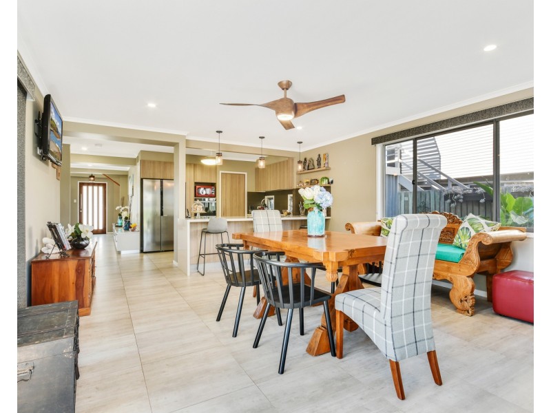 92 Coronation Avenue, Golden Beach QLD 4551