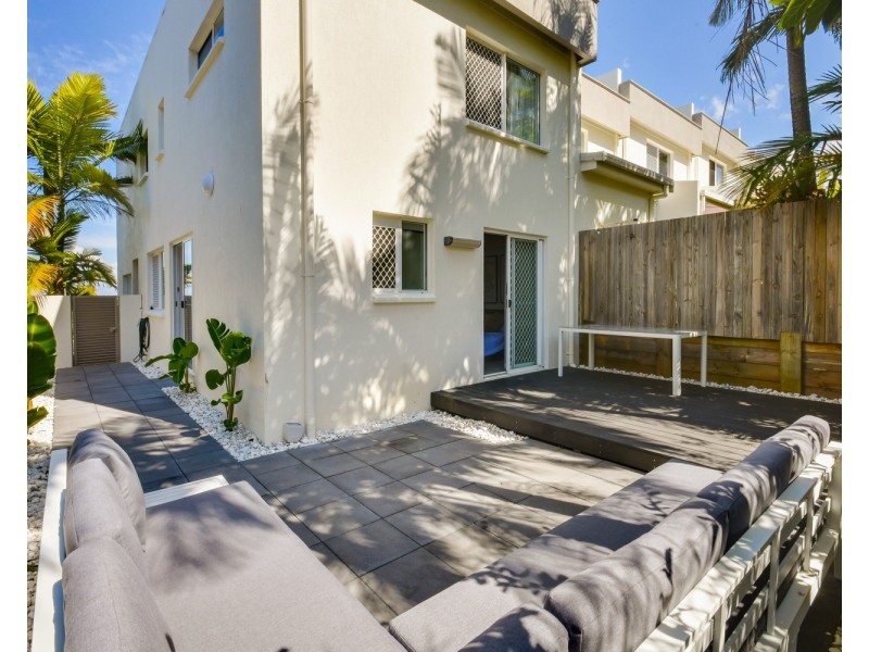 1/10-12 Kalinda Avenue, Mooloolaba QLD 4557