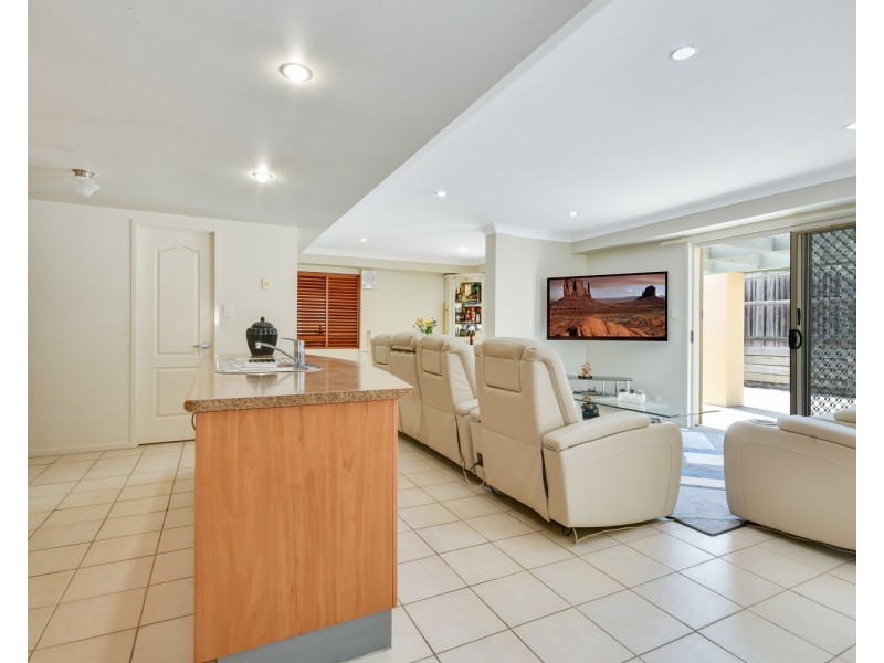 12 Eastern Rise, Little Mountain QLD 4551