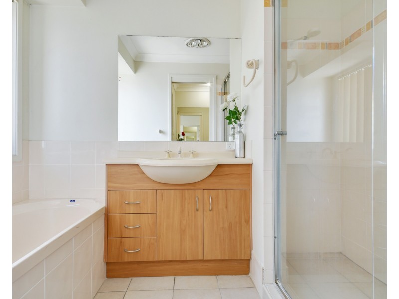 12 Eastern Rise, Little Mountain QLD 4551