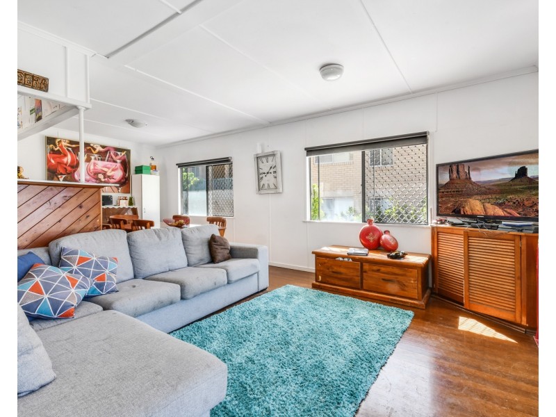 21 Saltair Street, Kings Beach QLD 4551