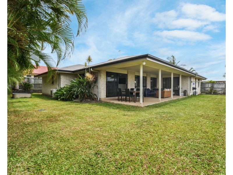 15 Anglia Place, Little Mountain QLD 4551