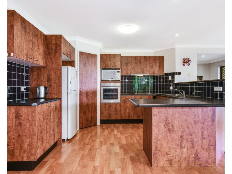 15 Anglia Place, Little Mountain QLD 4551