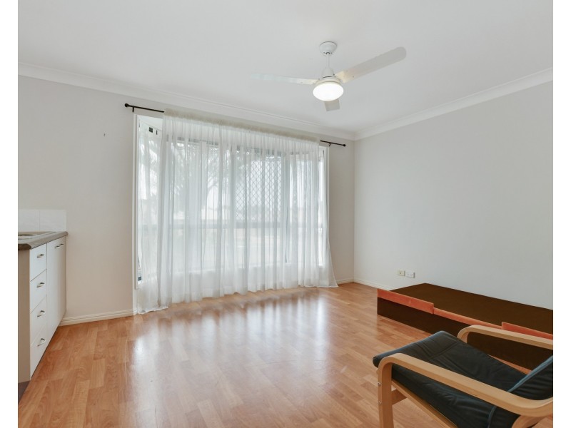 15 Anglia Place, Little Mountain QLD 4551