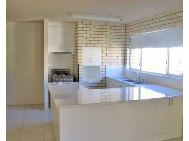 2/16  Moreton Parade, Kings Beach QLD 4551