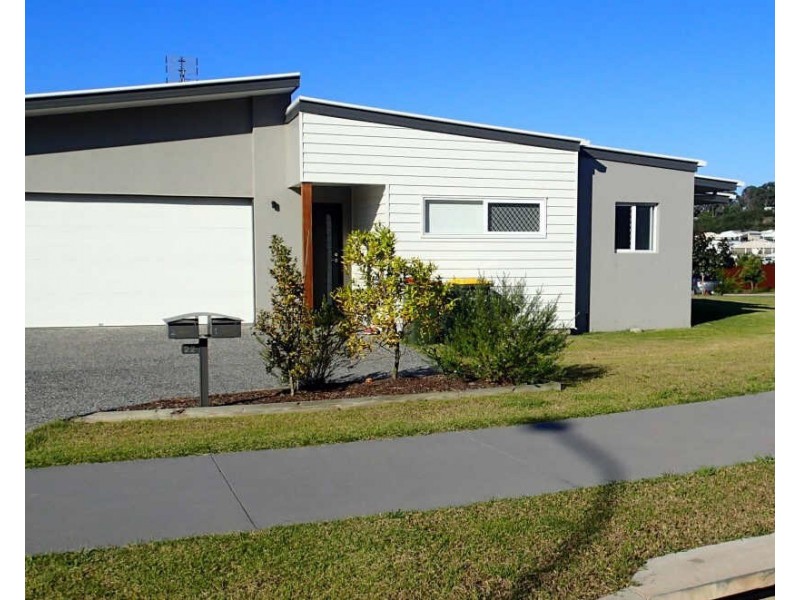 1/2  Jacana Avenue, Bli Bli QLD 4560