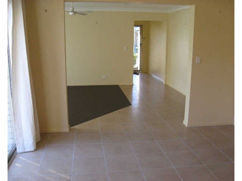 3 Heatherdale Court, Little Mountain QLD 4551