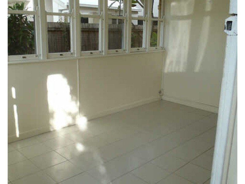 3/8  Burke Street, Golden Beach QLD 4551