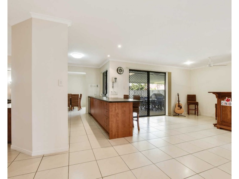 14 Vector Place, Little Mountain QLD 4551