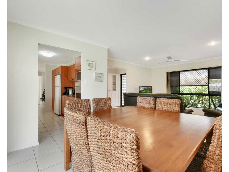 14 Vector Place, Little Mountain QLD 4551