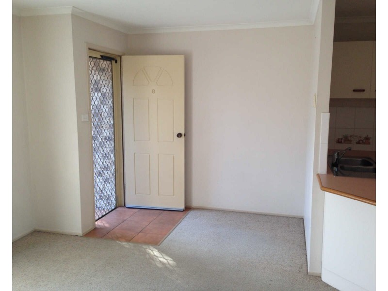 8/100  Beerburrum Street, Battery Hill QLD 4551