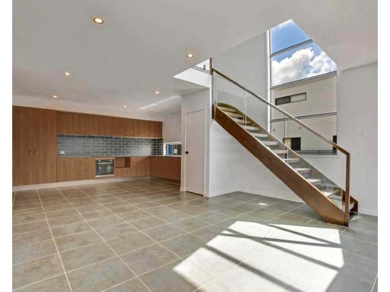 8 Maddock Place, Caloundra West QLD 4551