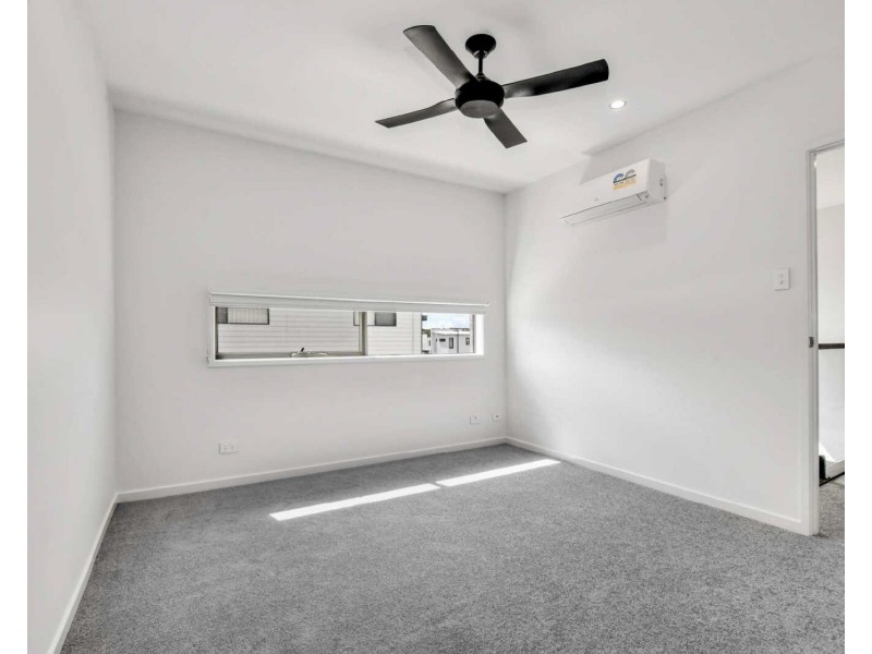 8 Maddock Place, Caloundra West QLD 4551