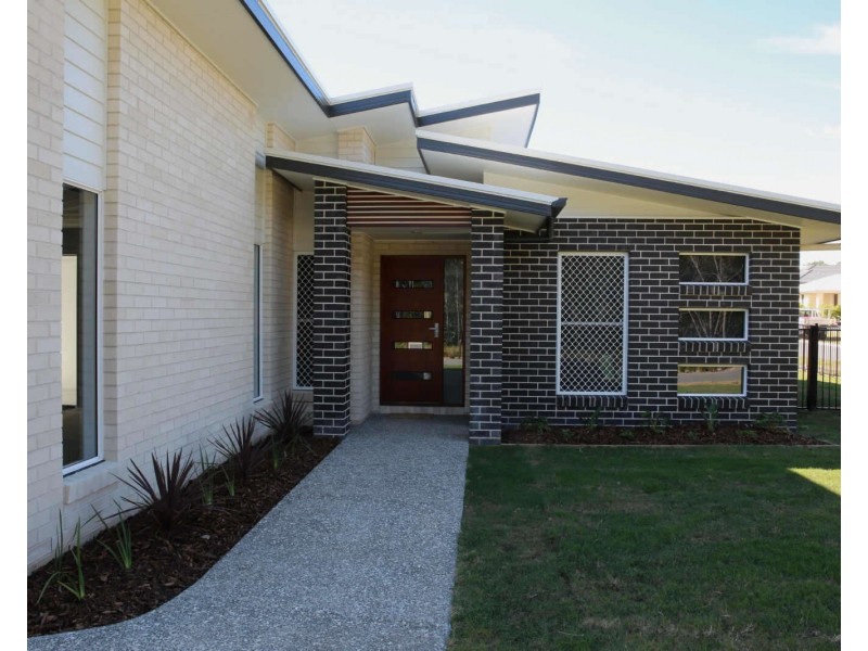 17  Parkview Drive, Little Mountain QLD 4551
