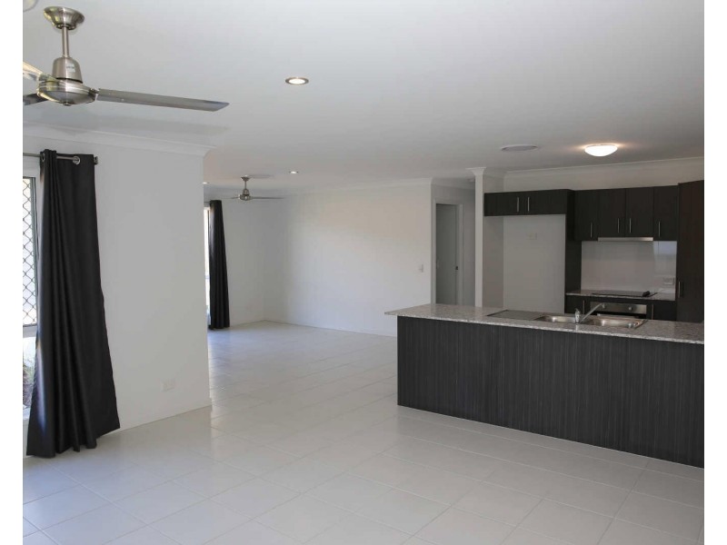 17  Parkview Drive, Little Mountain QLD 4551
