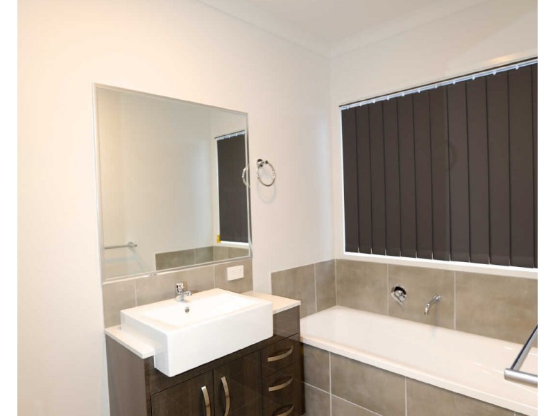 20  Rosseau Street, Bells Creek QLD 4551