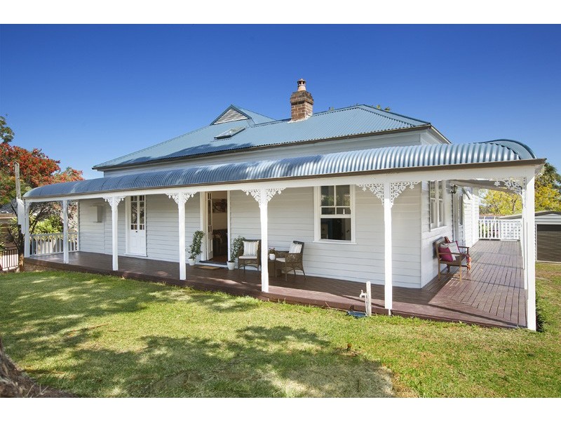13 Jennifer Crescent, Thirroul NSW 2515