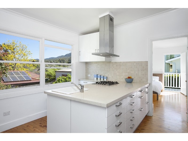 13 Jennifer Crescent, Thirroul NSW 2515