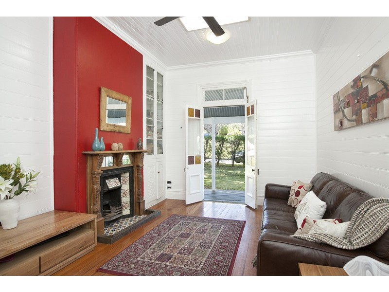 13 Jennifer Crescent, Thirroul NSW 2515