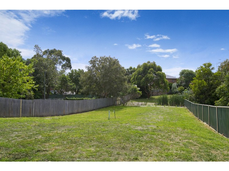 15a Cochrane Road, Thirroul NSW 2515