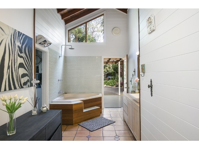 4 Coast Street, Thirroul NSW 2515