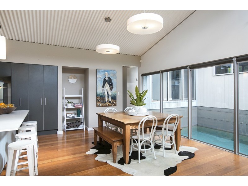 102 Phillip Street, Thirroul NSW 2515