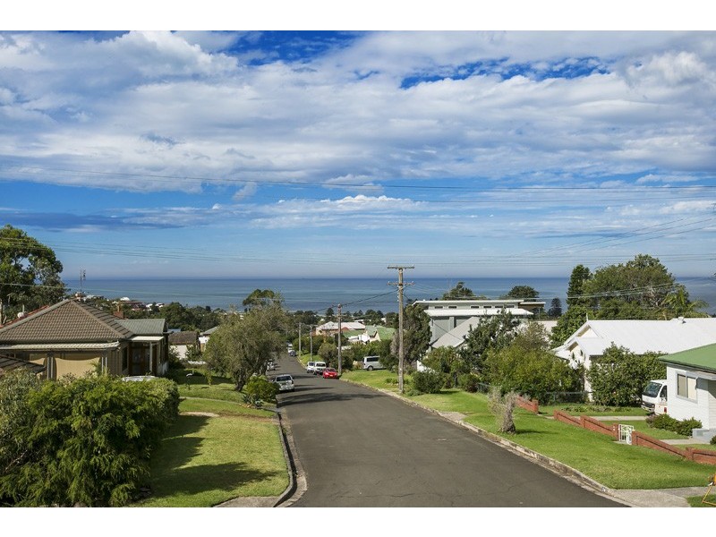 102 Phillip Street, Thirroul NSW 2515