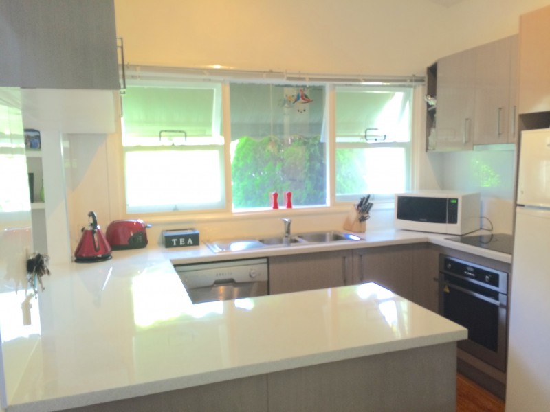 11 Robinsville Crescent, Thirroul NSW 2515