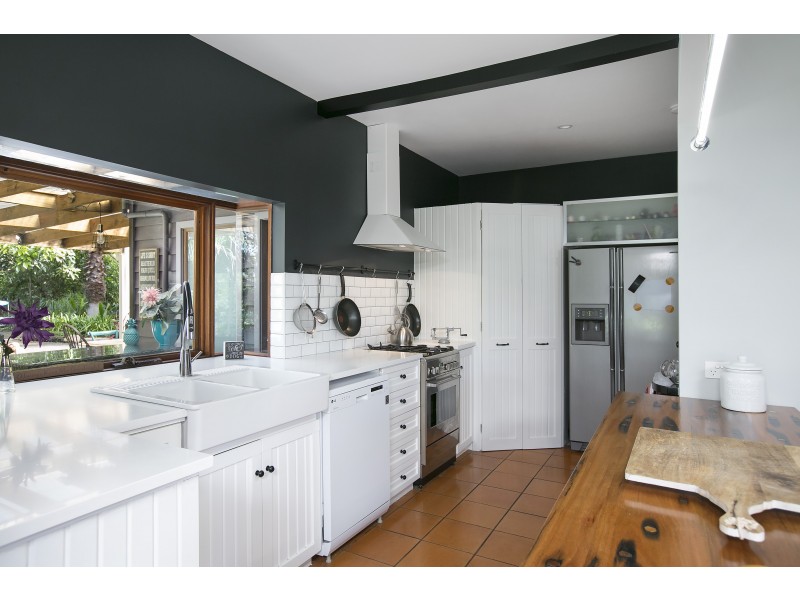 4 Coast Street, Thirroul NSW 2515