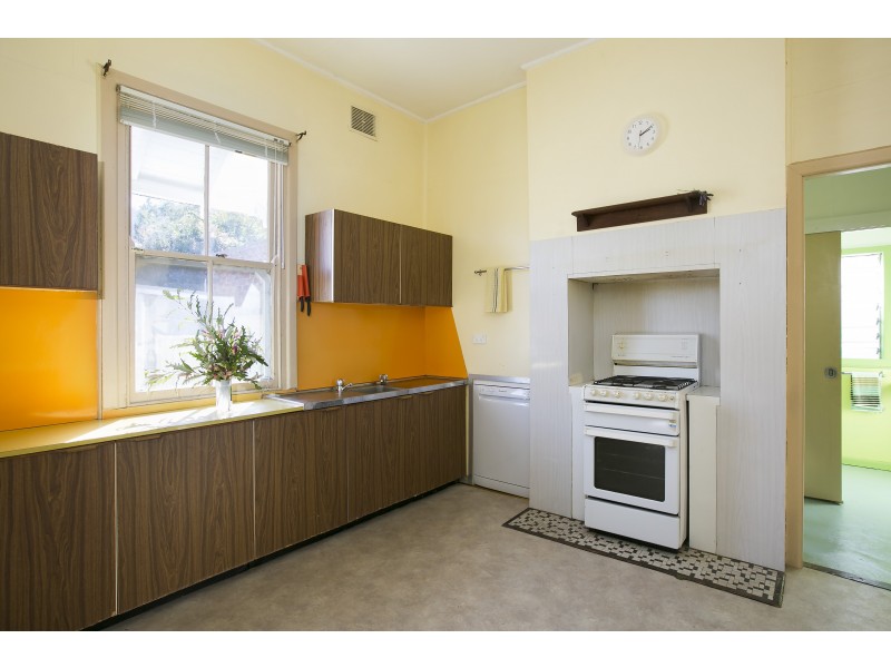 32 George Street, Thirroul NSW 2515