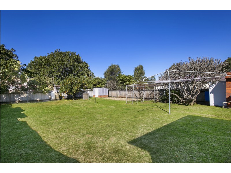 35 Redman Avenue, Thirroul NSW 2515
