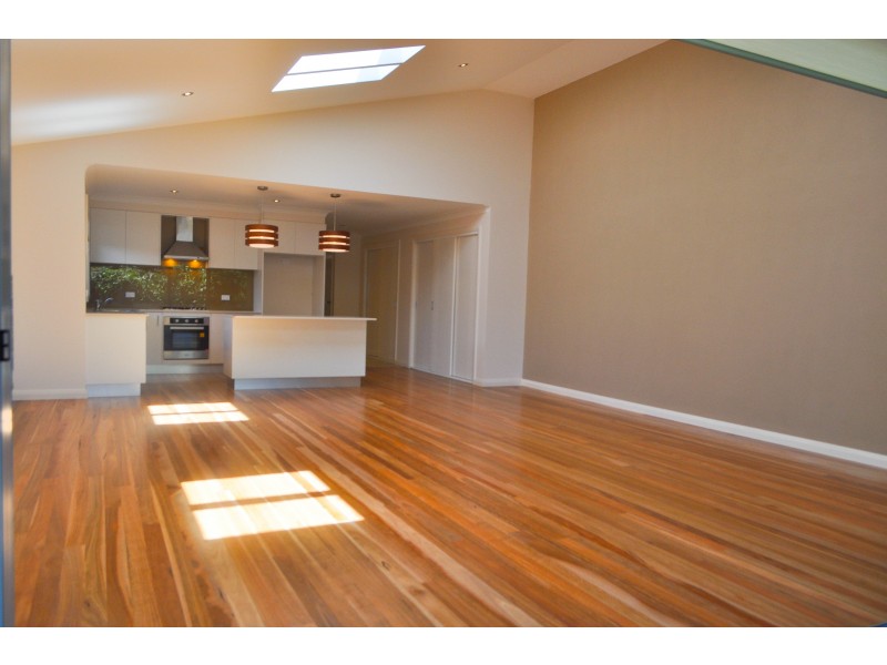 20  Benelong Street, Bulli NSW 2516