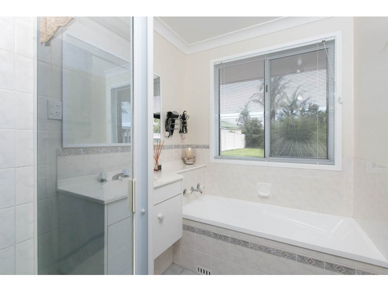 20 Paperbark Street, Albion Park Rail NSW 2527