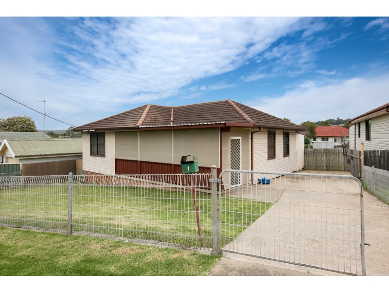 1 Elouera Street, Lake Illawarra NSW 2528